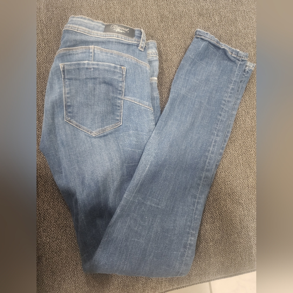 Stylish Blue Skinny Jeans for Women